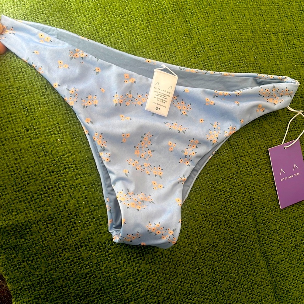 Kitty and Vibe bikini bottoms, size small, S1 for smaller booties, blue floral